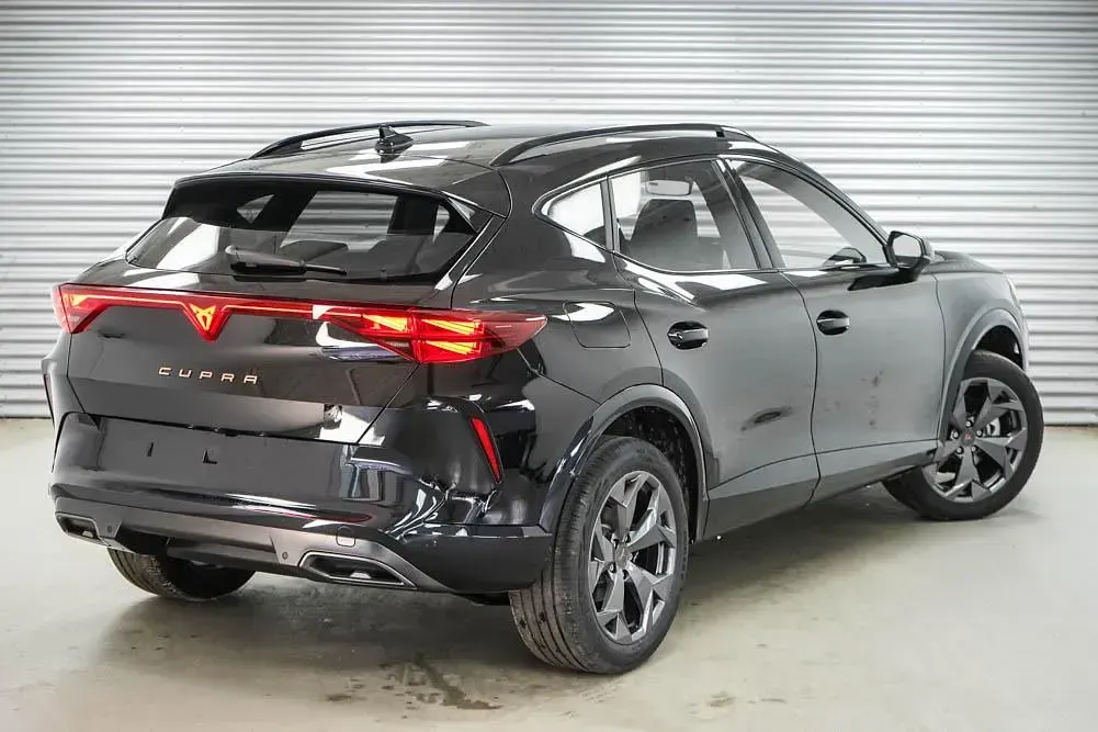 Neu Cupra Formentor 150 PS (110 kW) 2026 Midnight black metallic (0e) SUV