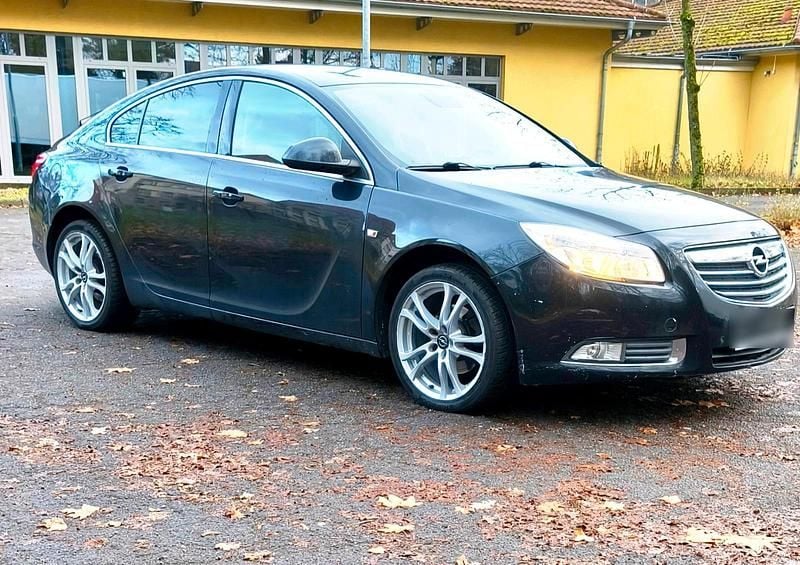 Gebraucht Opel Insignia 160 PS (117 kW) 2011 Schwarz Limousine