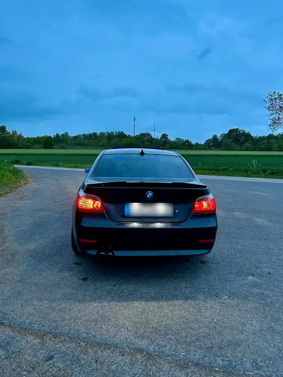Gebraucht BMW 545 333 PS (244 kW) 2005 Schwarz Limousine