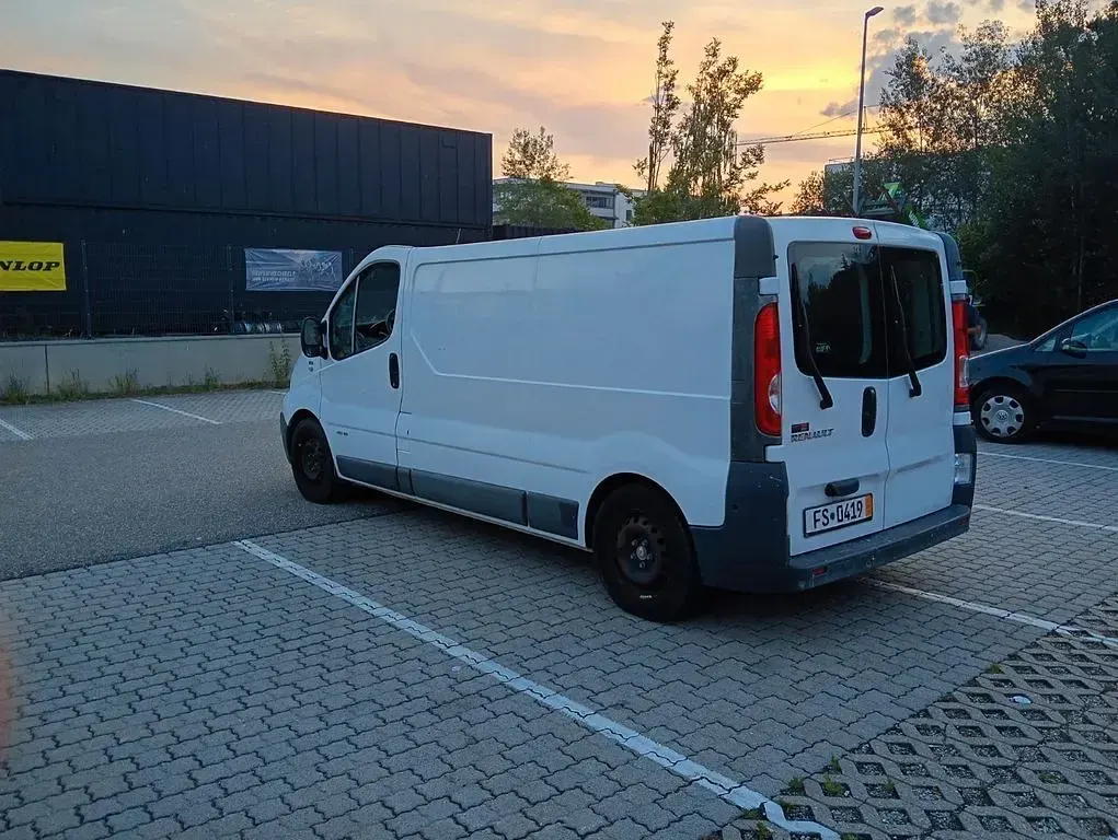 Gebraucht Renault Trafic 116 PS (85 kW) 2013 Weiß Van / Kleinbus