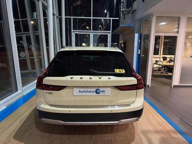 Gebraucht Volvo V90 CC Ultimate 197 PS (144 kW) 2023 Schwarz Kombi