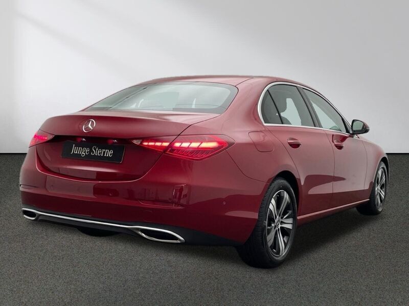 Gebraucht Mercedes C200 Avantgarde 204 PS (150 kW) 2024 Rot Limousine