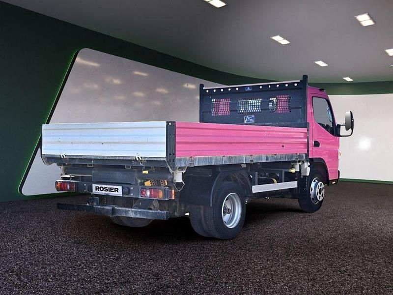 Gebraucht Mitsubishi Canter 175 PS (128 kW) 2021 Violett / magenta Van
