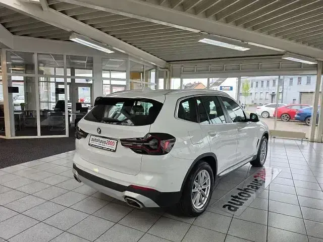 Gebraucht BMW X3 Sport Line 190 PS (139 kW) 2023 Alpinweiss iii SUV