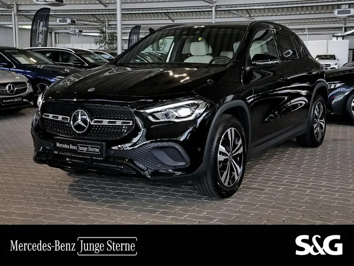 Gebraucht Mercedes GLA200 Progressive 163 PS (119 kW) 2023 SUV