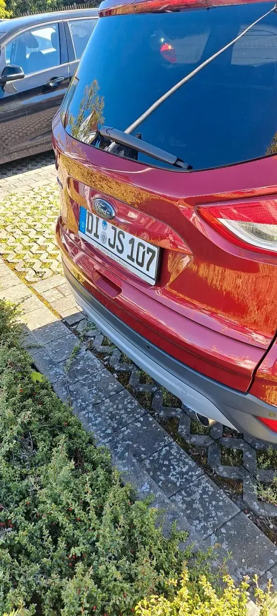 Gebraucht Ford Kuga 150 PS (110 kW) 2015 Rot SUV