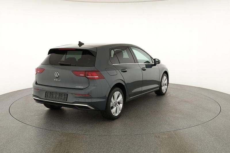 Neu VW Golf VIII Style 204 PS (150 kW) 2025 Mondsteingrau