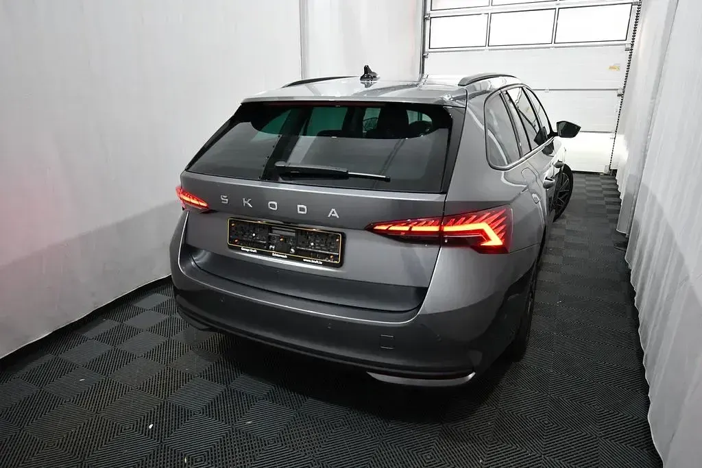Gebraucht Skoda Octavia Selection 150 PS (110 kW) 2025 Grau Kombi