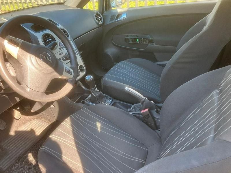 Gebraucht Opel Corsa 80 PS (58 kW) 2006 Silber Kleinwagen