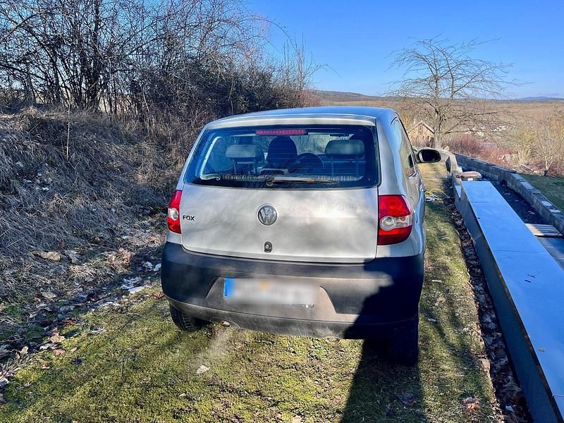 Gebraucht VW Fox 54 PS (39 kW) 2006 Silber Kleinwagen