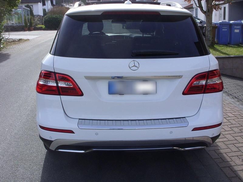 Gebraucht Mercedes ML350 258 PS (189 kW) 2015 Weiß SUV