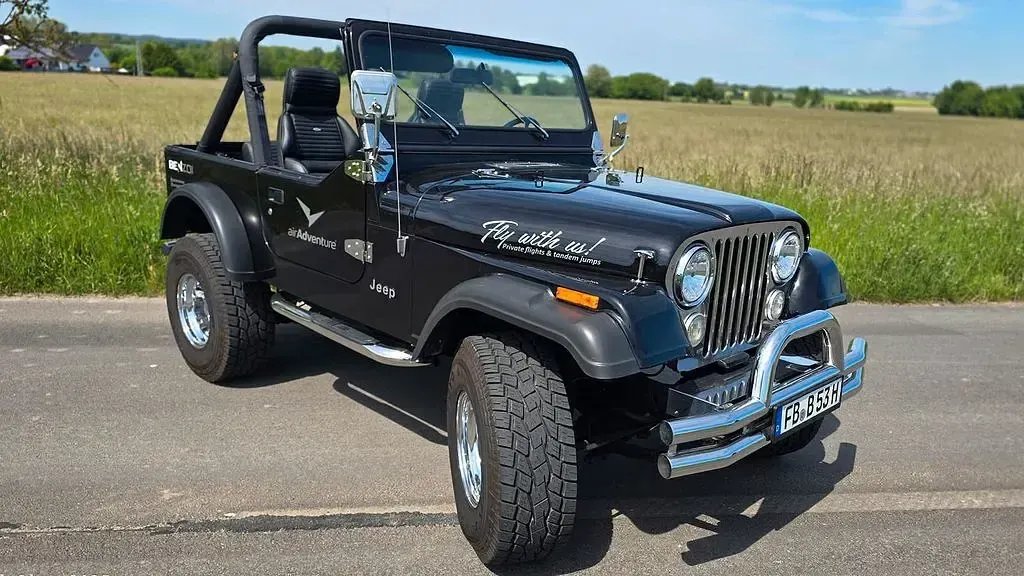 Used Jeep CJ 243 HP (178 kW) 1986 Black SUV