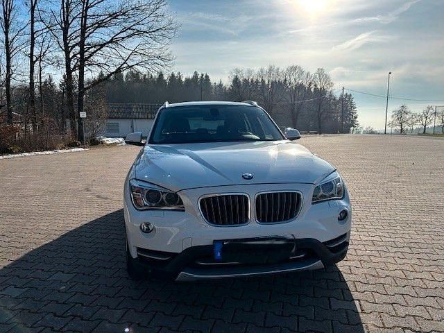 Gebraucht BMW X1 Performance 184 PS (135 kW) 2012 Weiß SUV