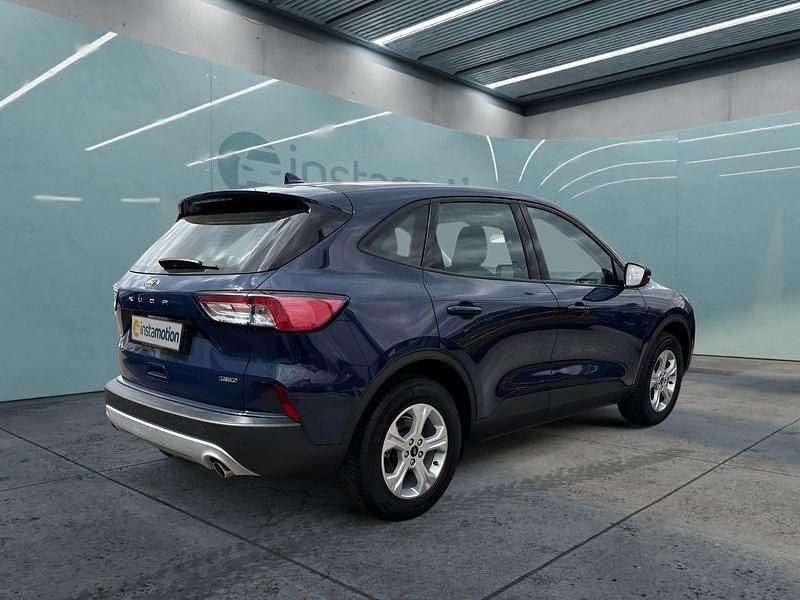 Second-hand Ford Kuga 224 CP (164 kW) 2022 Albastru SUV