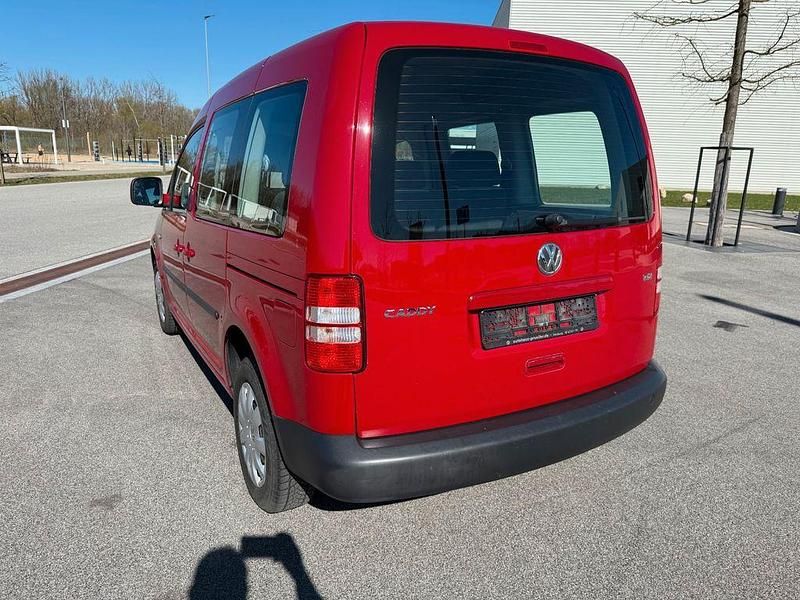 Gebraucht VW Caddy Trendline 102 PS (75 kW) 2012 Rot Van / Kleinbus