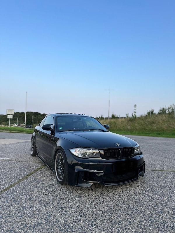 Schwarz Gebraucht 2010 BMW 135 Coupé Coupé | 19.000 € (Fairer Preis) - Bild 1/4