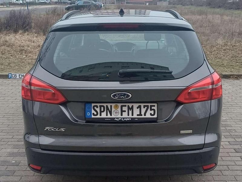 Gebraucht Ford Focus Business Edition 125 PS (91 kW) 2016 Grau Kombi