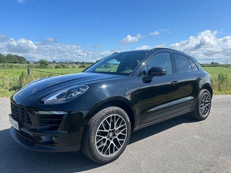 Schwarz Gebraucht 2016 Porsche Macan S SUV | 34.911 € (Fairer Preis) - Bild 1/4
