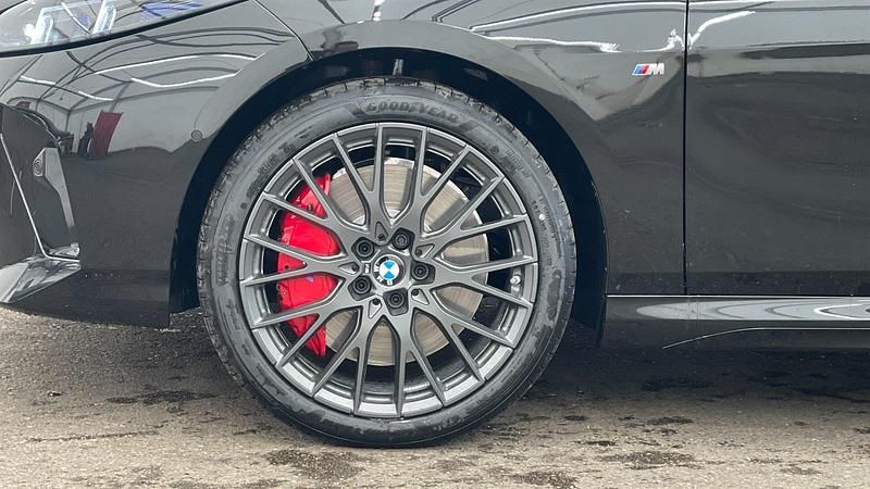 Neu BMW M235 Basis 301 PS (221 kW) 2025 Saphirschwarz metallic Coupé