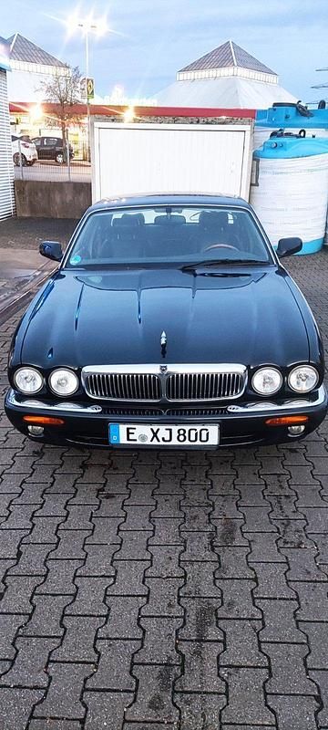 Schwarz Gebraucht 1998 Jaguar XJ8 Limousine | 12.000 € - Bild 1/4