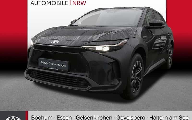 Onyxschwarz Neu 2024 Toyota bZ4X Comfort SUV | 40.489 € (Teuer) - Bild 1/4