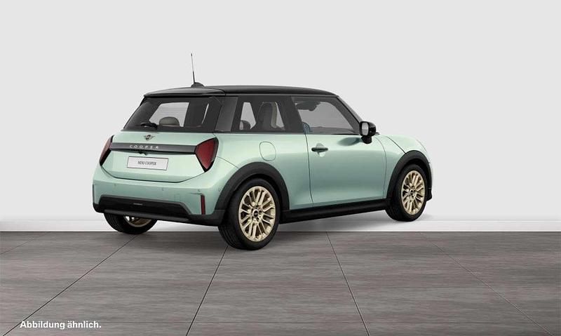 Gebraucht Mini Cooper Favoured 156 PS (114 kW) 2024 Ocean wave green Kleinwagen