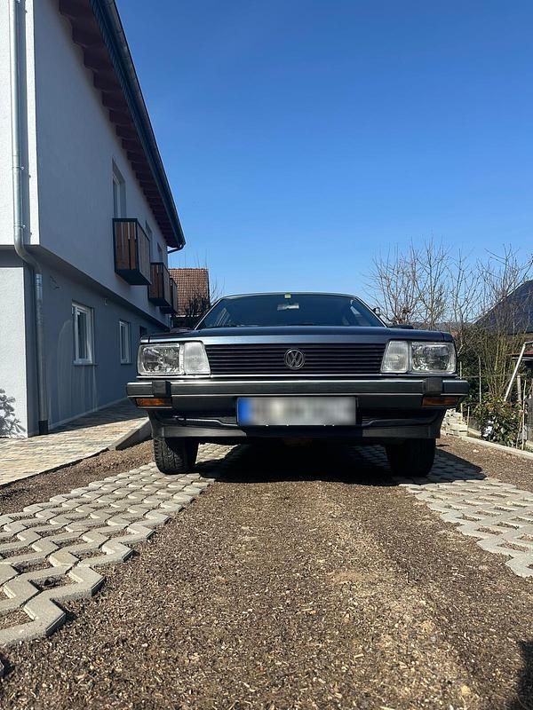 Second-hand VW Passat 115 CP (84 kW) 1982 Albastru Berlinǎ