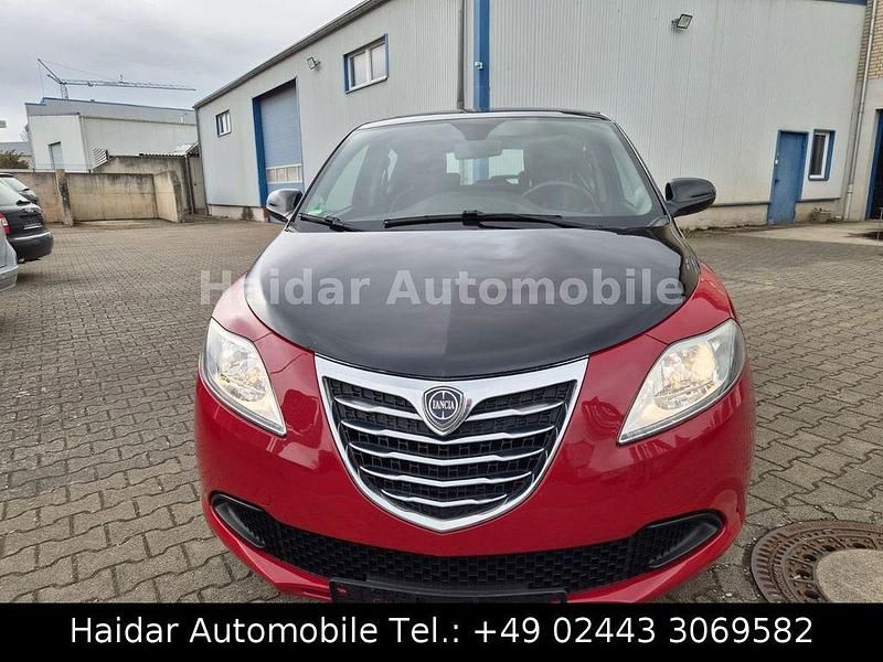 Gebraucht Lancia Ypsilon Silver 69 PS (50 kW) 2011 Rot Kleinwagen