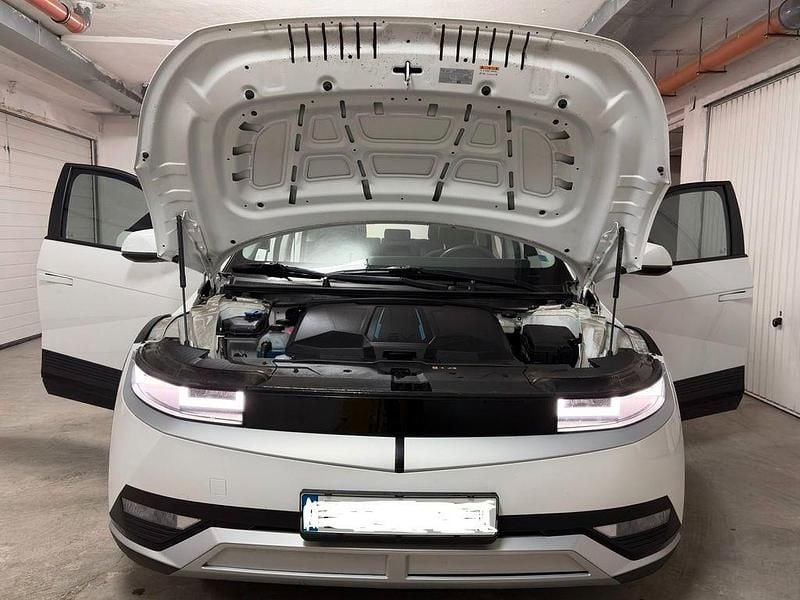 Weiß Gebraucht 2023 Hyundai Ioniq 5 SUV | 26.950 € (Superpreis) - Bild 1/4