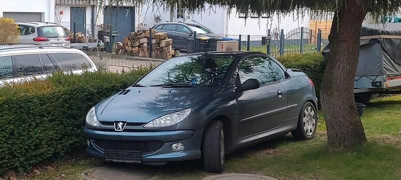 Grau Gebraucht 2006 Peugeot 206 CC Cabrio | 890 € (Fairer Preis) - Bild 1/3
