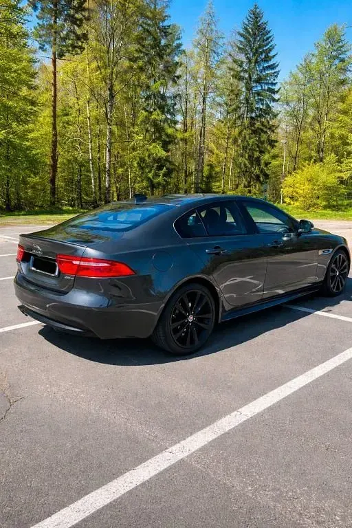 Gebraucht Jaguar XE R-Sport 179 PS (131 kW) 2017 Schwarz Limousine