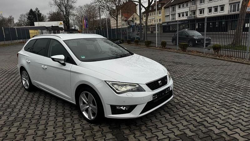 Weiß Gebraucht 2015 Seat Leon ST FR Kombi | 6.400 € (Fairer Preis) - Bild 1/4