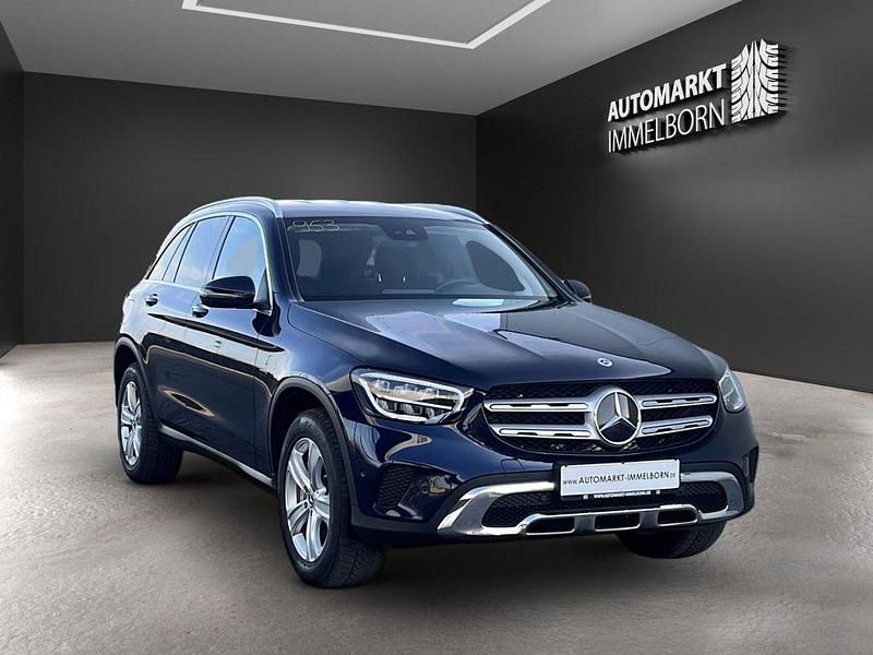 Gebraucht Mercedes GLC300e 320 PS (235 kW) 2020 Cavansitblau (metallic) SUV