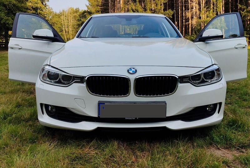 Gebraucht BMW 335 Luxury Line 306 PS (225 kW) 2012 Weiß Limousine