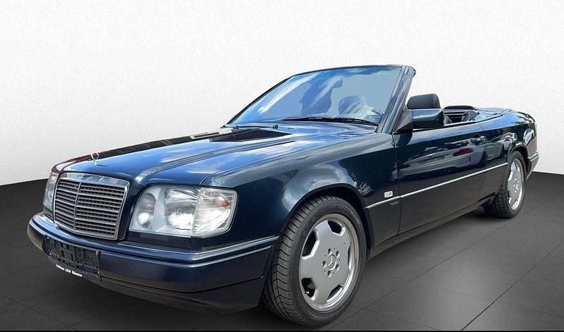Gebraucht Mercedes E320 Edition 220 PS (161 kW) 1997 Schwarz Cabrio