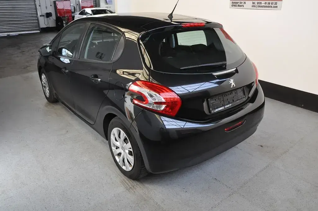 Gebraucht Peugeot 208 Active 95 PS (69 kW) 2012 Schwarz Kleinwagen