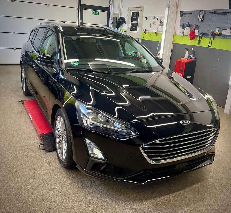 Gebraucht Ford Focus Titanium 150 PS (110 kW) 2019 Schwarz Kombi
