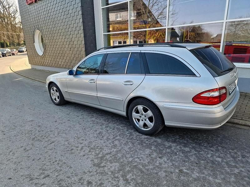 Gebraucht Mercedes E320 204 PS (150 kW) 2003 Silber Kombi