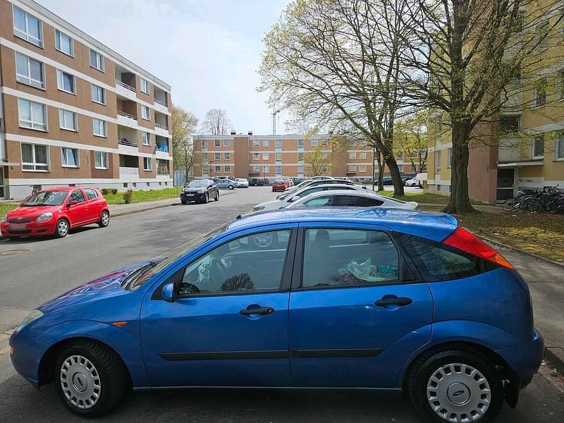 Używany Ford Focus 102 KM (75 kW) 1999 Niebieski Hatchback