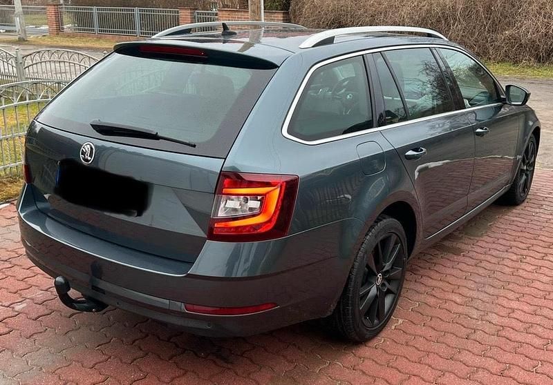 Gebraucht Skoda Octavia 2017 Blau Kombi