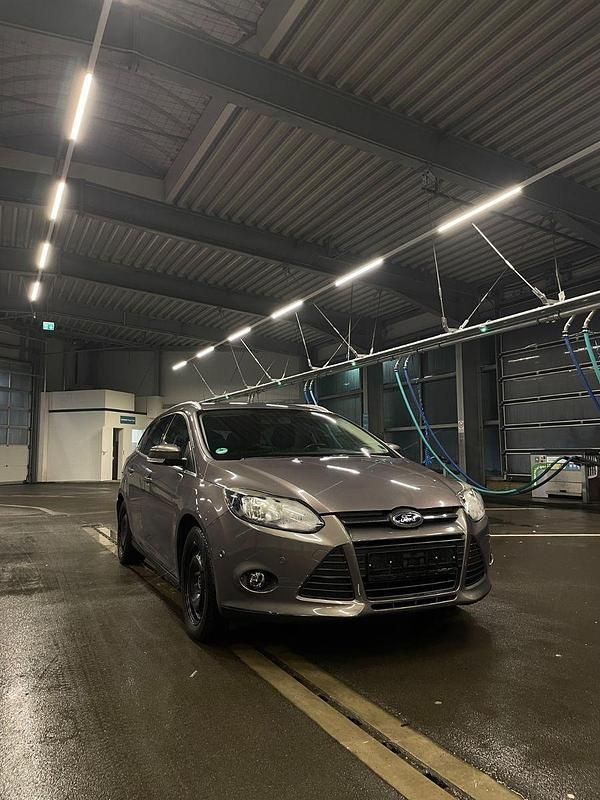 Gebraucht Ford Focus 150 PS (110 kW) 2012 Braun Kombi
