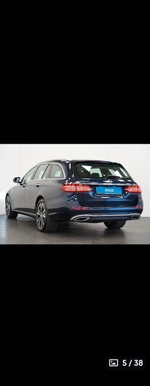 Gebraucht Mercedes E300 Avantgarde 306 PS (225 kW) 2021 Blau Limousine