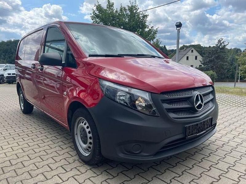 Gebraucht Mercedes Vito 102 PS (75 kW) 2020 Rot Van