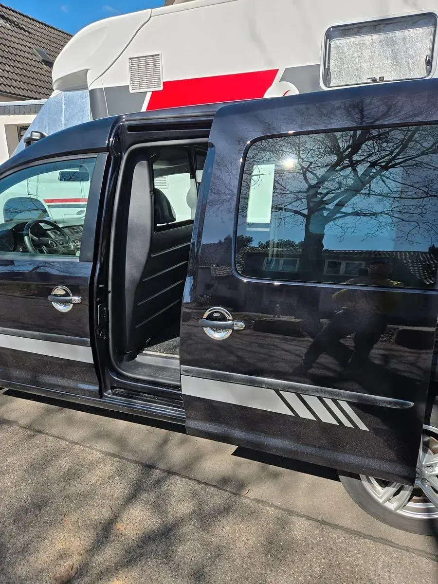 Usata VW Caddy 150 CV (110 kW) 2018 Nero Monovolume