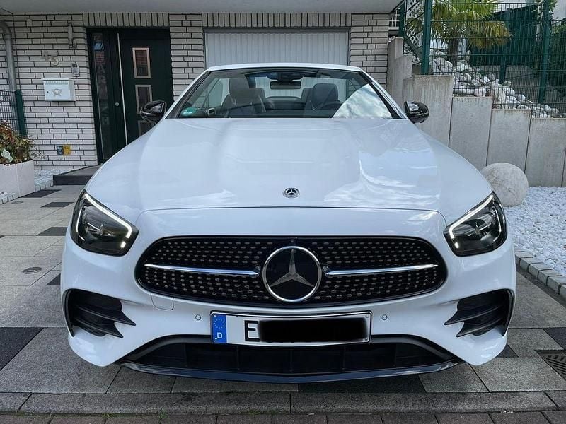 Gebraucht Mercedes E400 330 PS (242 kW) 2022 Weiß Cabrio