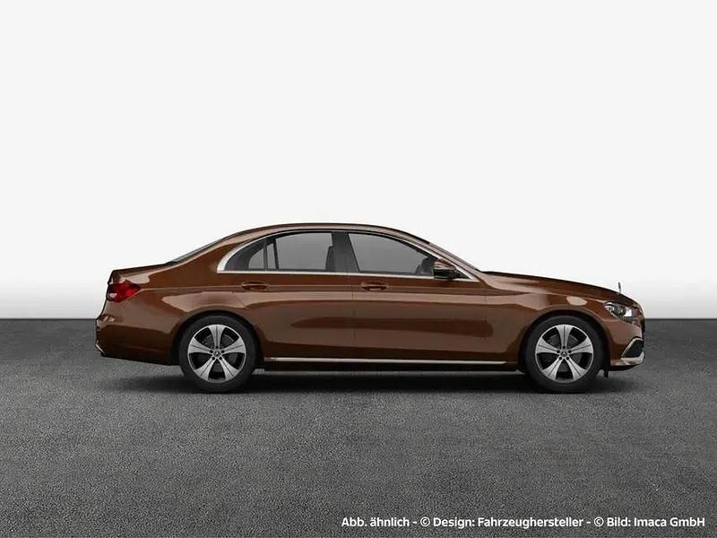 Gebraucht Mercedes E300 AMG 313 PS (230 kW) 2025 Samtbraun metallic Limousine