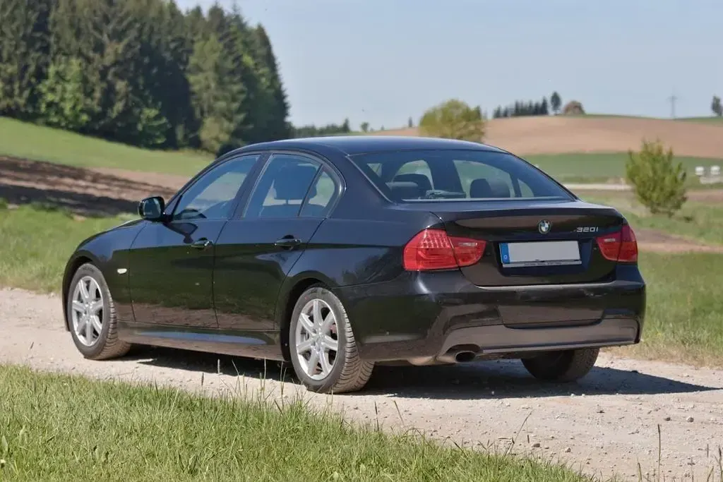 Gebraucht BMW 320 M Sport 170 PS (125 kW) 2009 Schwarz Limousine