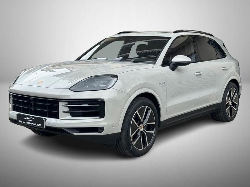Grau Gebraucht 2024 Porsche Cayenne SUV | 98.500 € (Guter Preis) - Bild 1/4