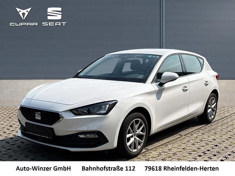 Weiß Gebraucht 2021 Seat Leon Style Limousine | 18.895 € (Fairer Preis) - Bild 1/4