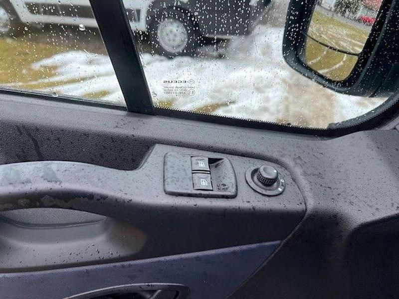 Gebraucht Opel Vivaro 125 PS (91 kW) 2017 Weiß Van / Kleinbus